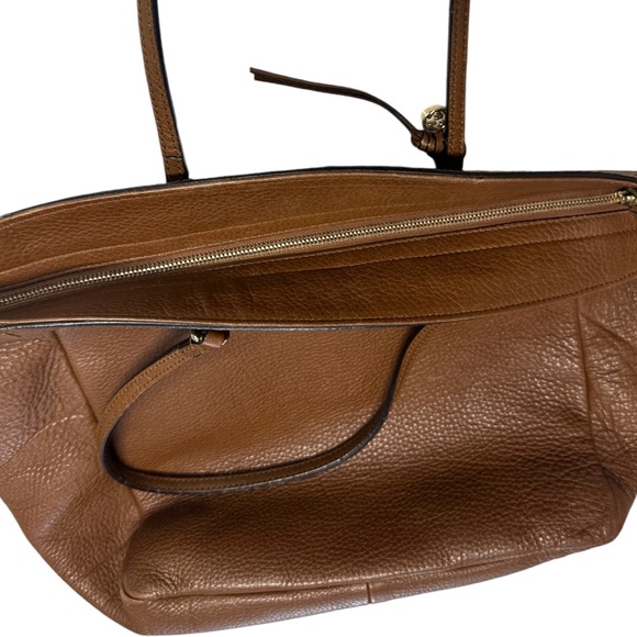 Gucci Pebble Leather Bree Tote - Picture 10 of 16